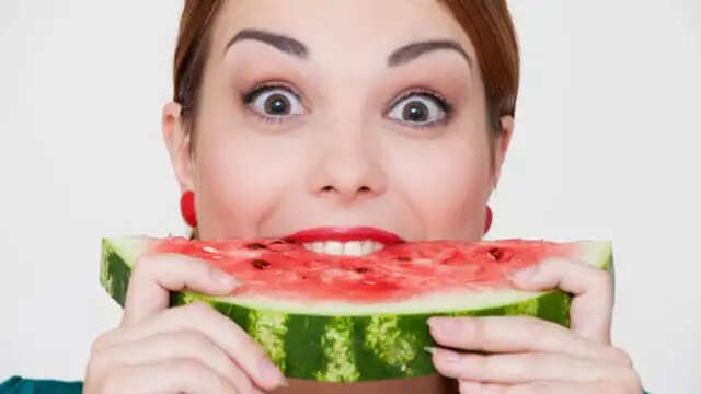 गर्मी में ककड़ी का सेवन: सेहत के लिए फायदेमंद विकल्प