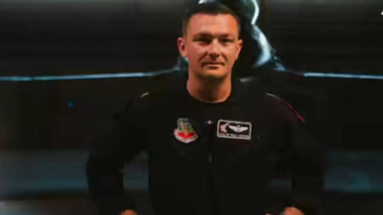 दुबई एयर शो में तेजस विमान दुर्घटना पर अमेरिकी पायलट की प्रतिक्रिया