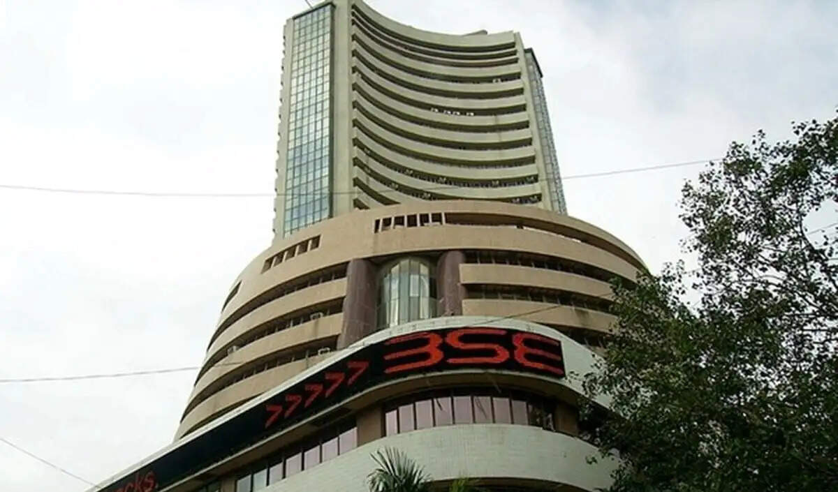शेयर बाजार में अनिश्चितता: निवेशकों की नजर महत्वपूर्ण संकेतों पर
