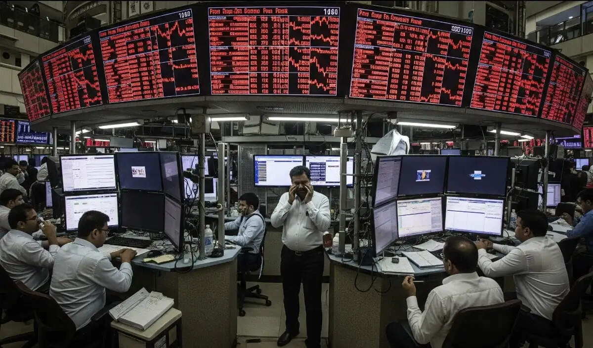 भारतीय शेयर बाजार में गिरावट का सिलसिला जारी, निवेशकों की सतर्कता बरकरार