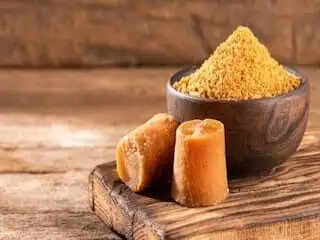 गुड़ और दूध: सर्दियों में सेहत के लिए अद्भुत लाभ