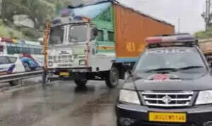 रामबन बाईपास पुल में दरारों की अफवाहें, डीसी ने किया निरीक्षण