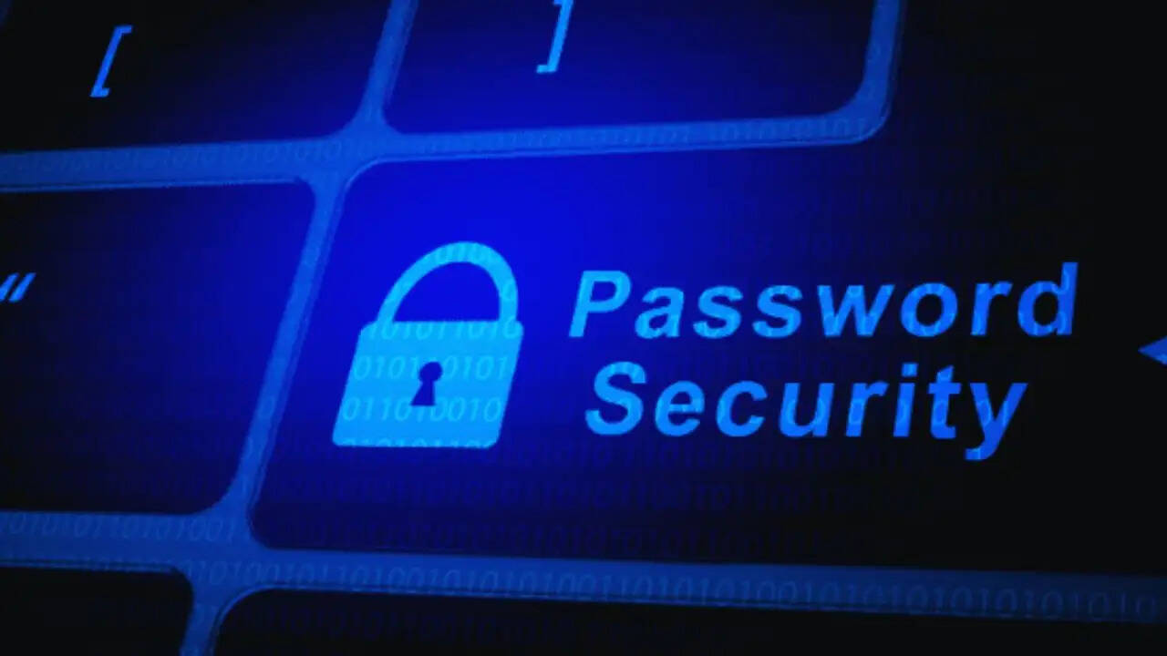 कैसे सुरक्षित रखें अपने ऑनलाइन अकाउंट्स: मजबूत पासवर्ड और टू-फैक्टर ऑथेंटिकेशन के टिप्स