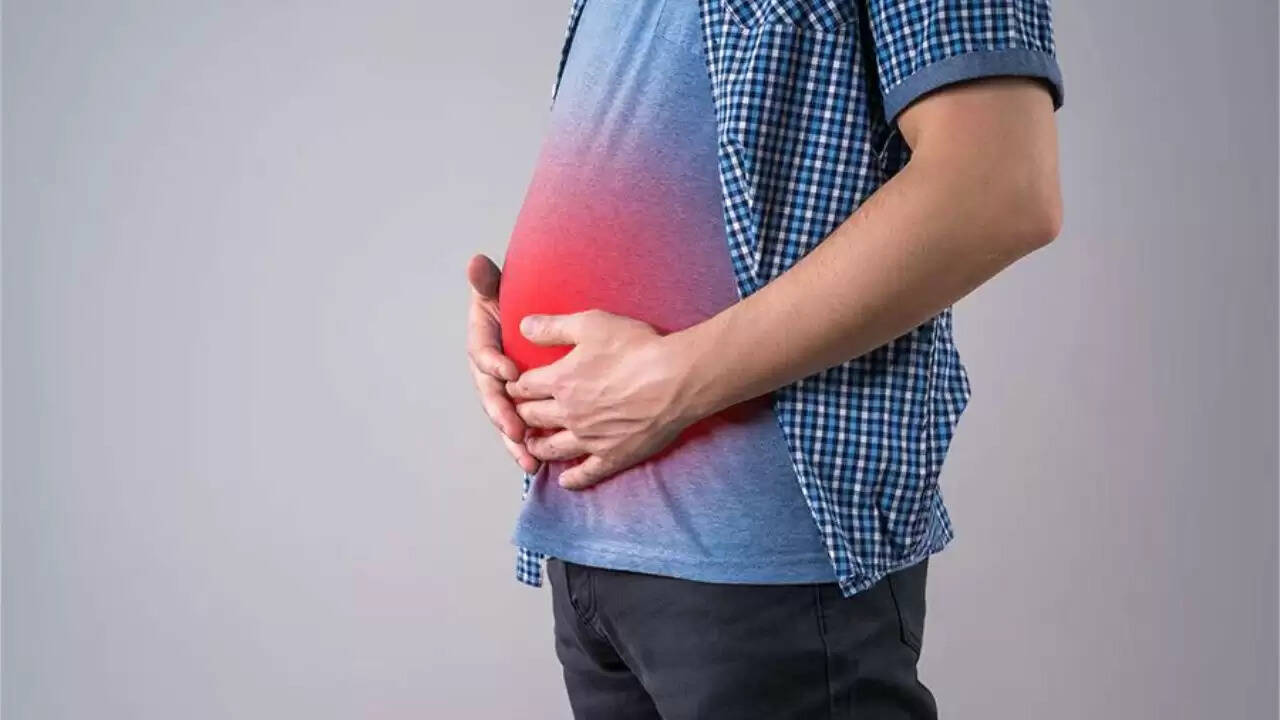पेट फूलने के कारण: जानें स्वास्थ्य समस्याओं के संकेत
