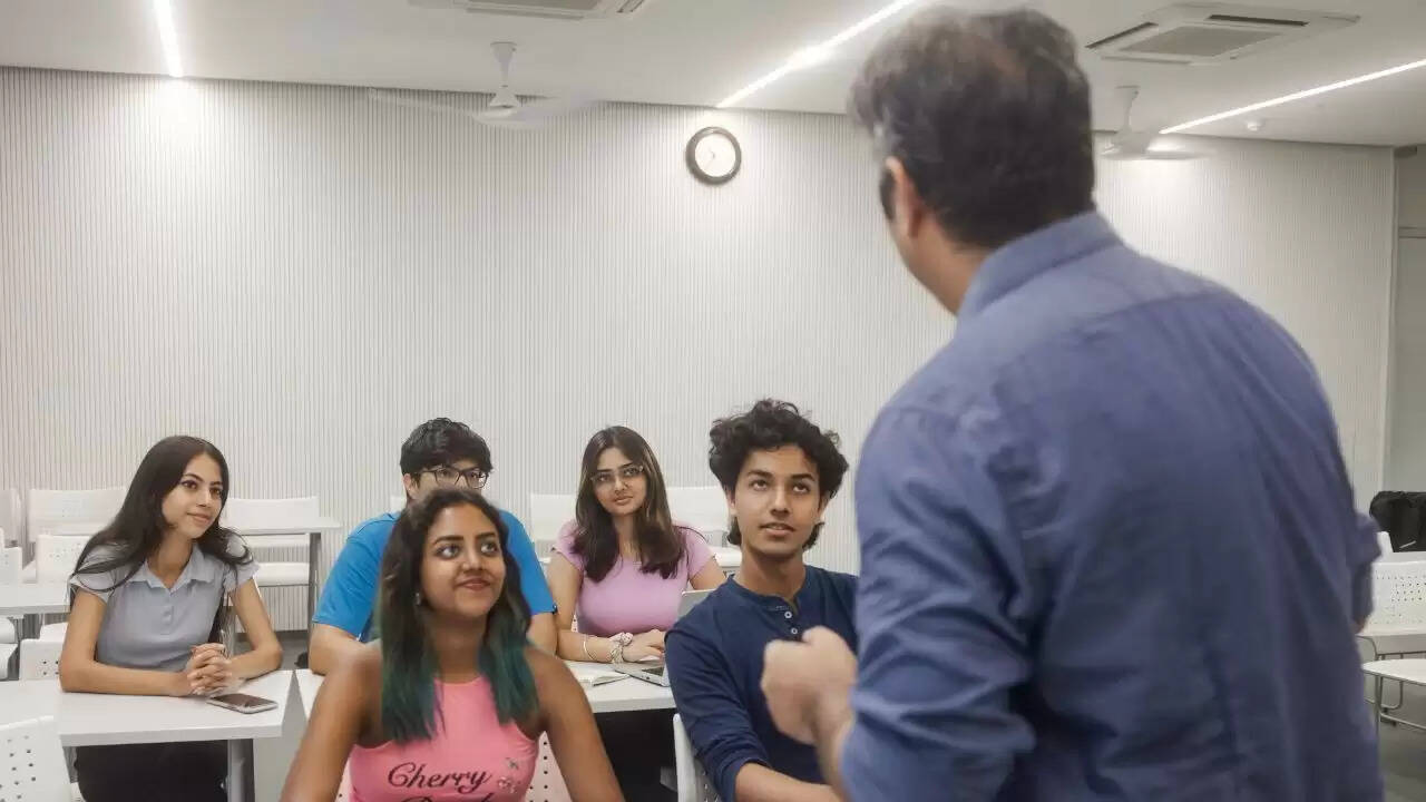 दिल्ली विश्वविद्यालय में असिस्टेंट प्रोफेसर के लिए भर्ती का सुनहरा अवसर