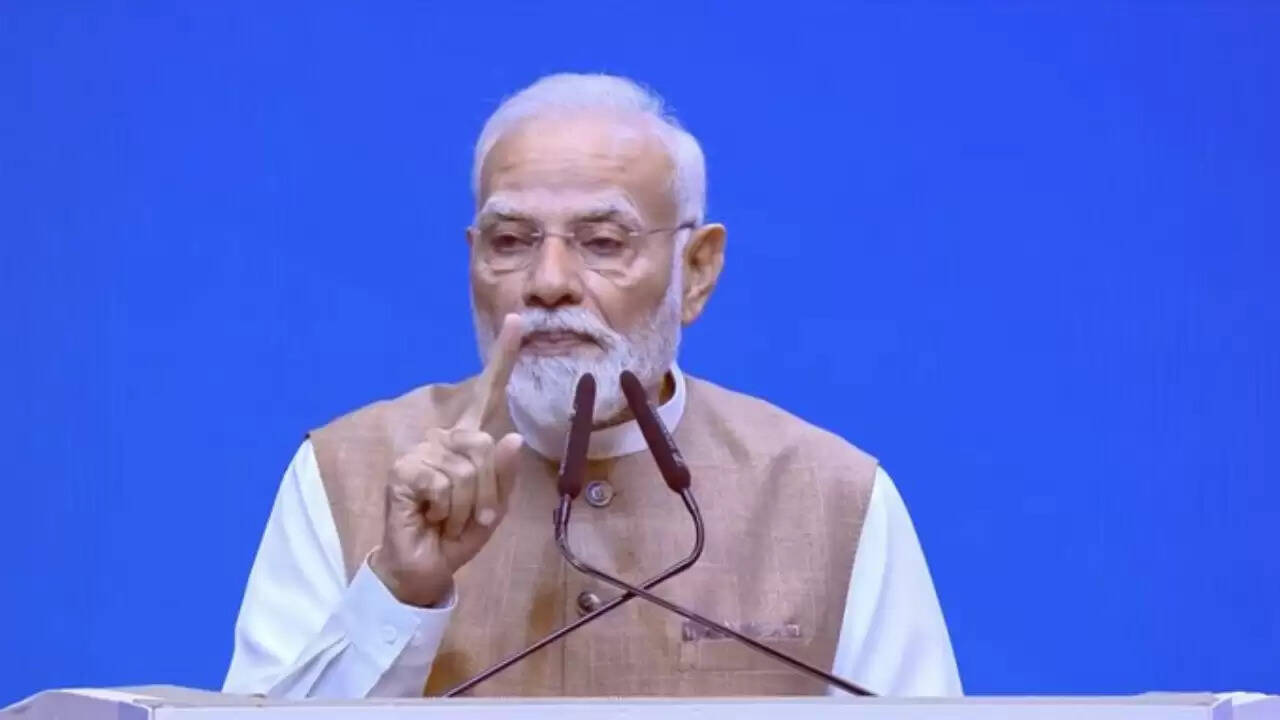 नवी मुंबई अंतर्राष्ट्रीय हवाई अड्डे का उद्घाटन: पीएम मोदी ने किया पहले चरण का शुभारंभ