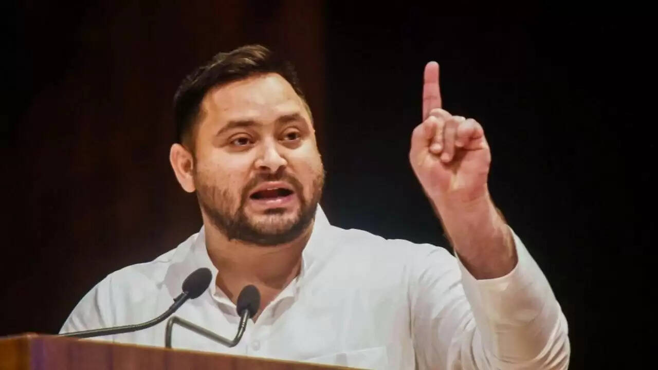 बिहार विधानसभा चुनाव 2025: शोभा देवी के दो वोटर आईडी कार्ड का विवाद