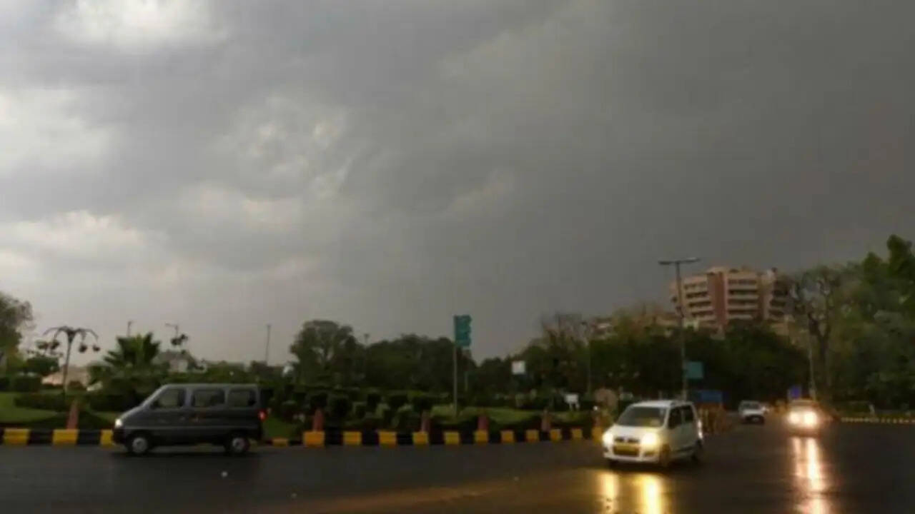 दिल्ली-NCR में गर्मी से राहत की उम्मीद, IMD ने दी बारिश की सूचना