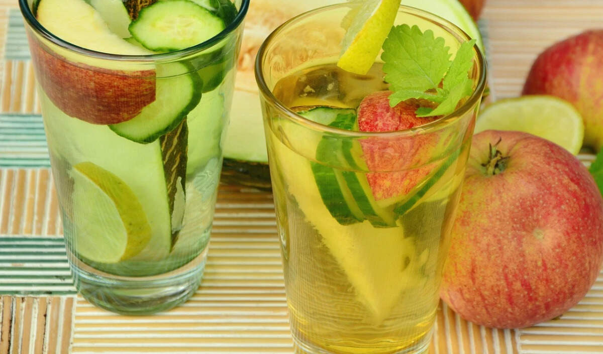 डिटॉक्स वॉटर: रोजाना पीने के फायदे और सावधानियाँ