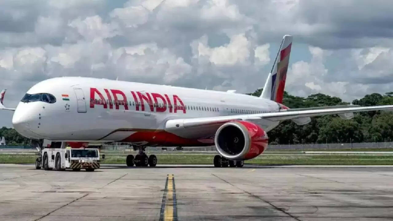 एयर इंडिया की फ्लाइट में तकनीकी समस्या: यात्रियों की जान बची, लेकिन सुरक्षा पर सवाल