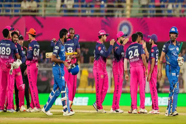 बीसीसीआई ने आईपीएल 2026 के लिए नए नियम लागू किए, केवल 16 खिलाड़ियों को मैदान में प्रवेश की अनुमति