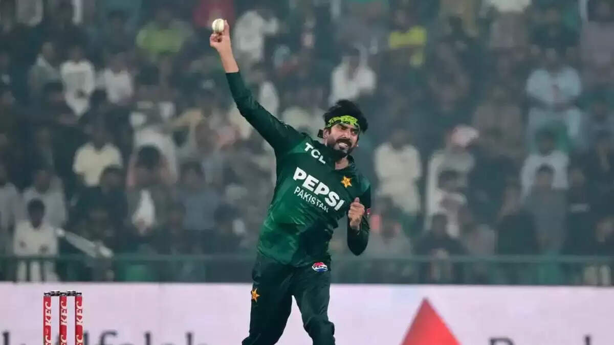 पाकिस्तानी स्पिनर उस्मान तारिक पर भट्टा गेंदबाजी का आरोप, ICC से शिकायत की तैयारी