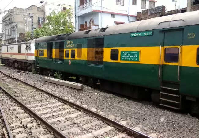 आरा जंक्शन से कोलकाता गरीब रथ ट्रेन का नया मार्ग और समय