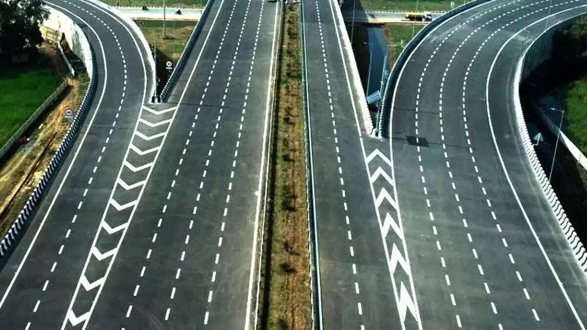 दिल्ली-मुंबई एक्सप्रेसवे: यात्रा को बनाएगा और भी सरल
