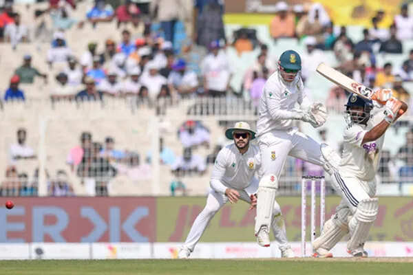 ऋषभ पंत बने टेस्ट क्रिकेट में सर्वाधिक छक्के लगाने वाले भारतीय