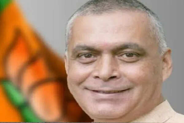 आदमपुर में बीजेपी कैंप लगाने के आरोप में पूर्व विधायक केडी भंडारी की गिरफ्तारी