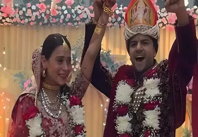 सारा खान ने रामायण के अभिनेता के बेटे से की शादी, साझा की खूबसूरत तस्वीरें