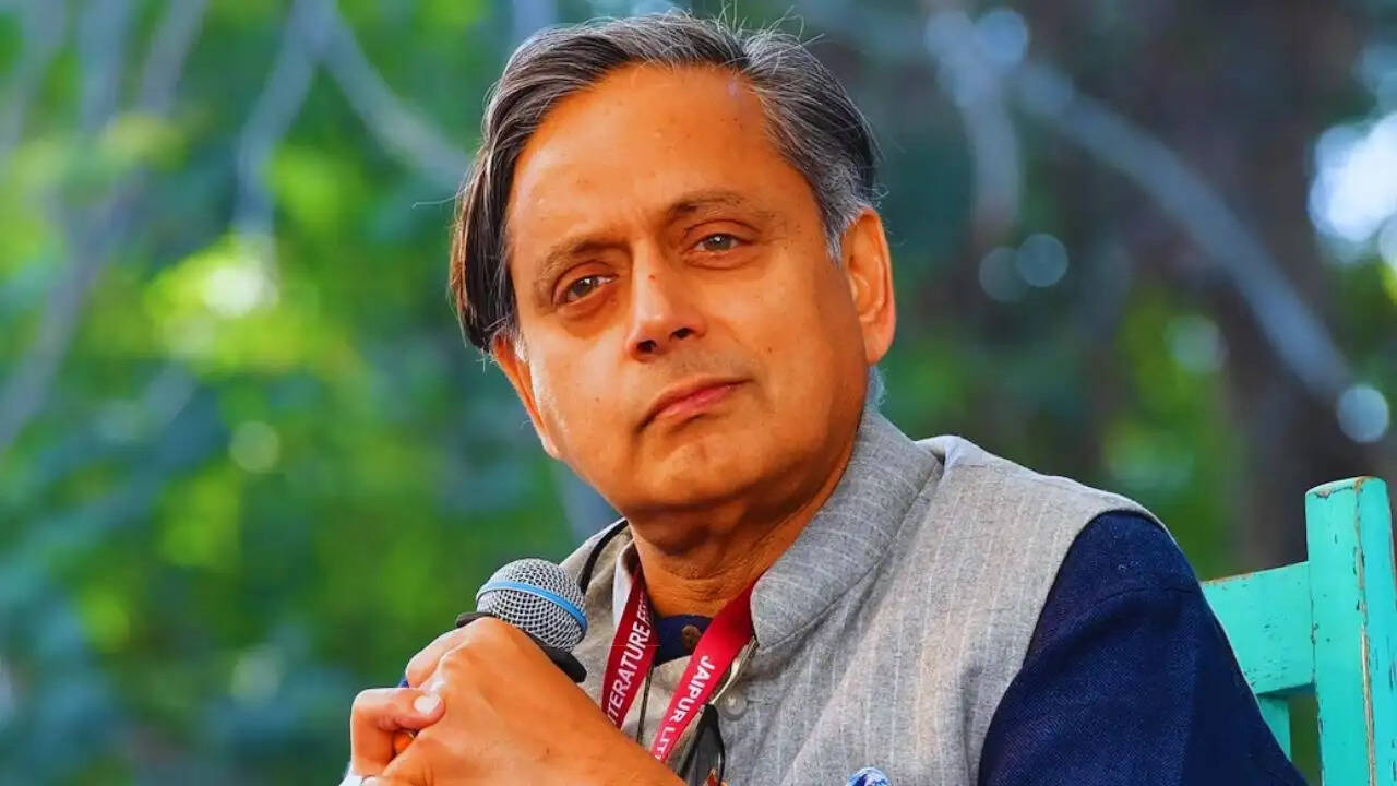 कांग्रेस सांसद शशि थरूर पर मलप्पुरम में हमला: जानें क्या हुआ?