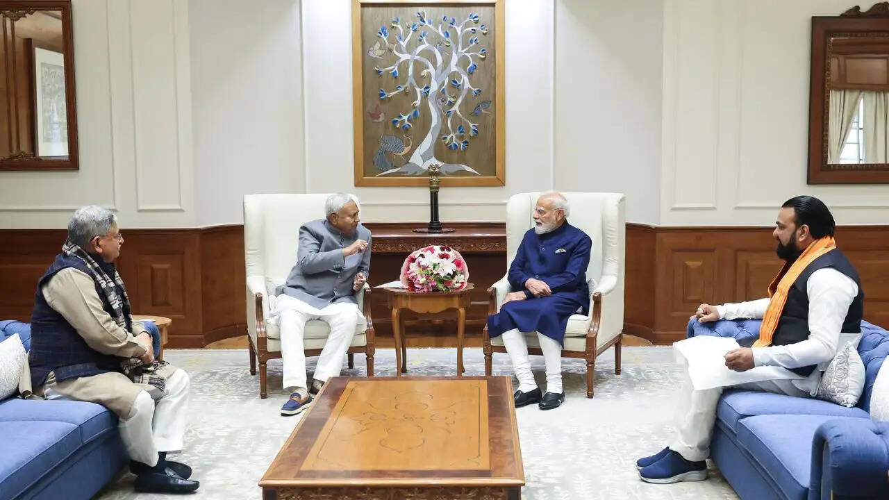 बिहार में नए मुख्यमंत्री की घोषणा की तैयारी, पीएम मोदी का दौरा