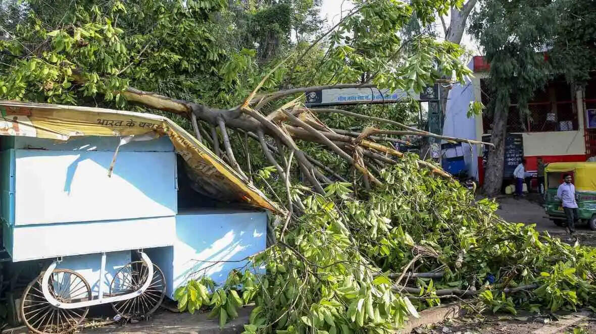 उत्तर भारत में आंधी-तूफान और भारी बारिश की चेतावनी