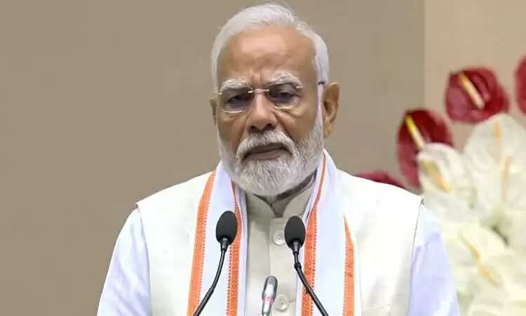 प्रधानमंत्री मोदी ने आचार्य विद्यानंद जी की शताब्दी समारोह में भाग लिया