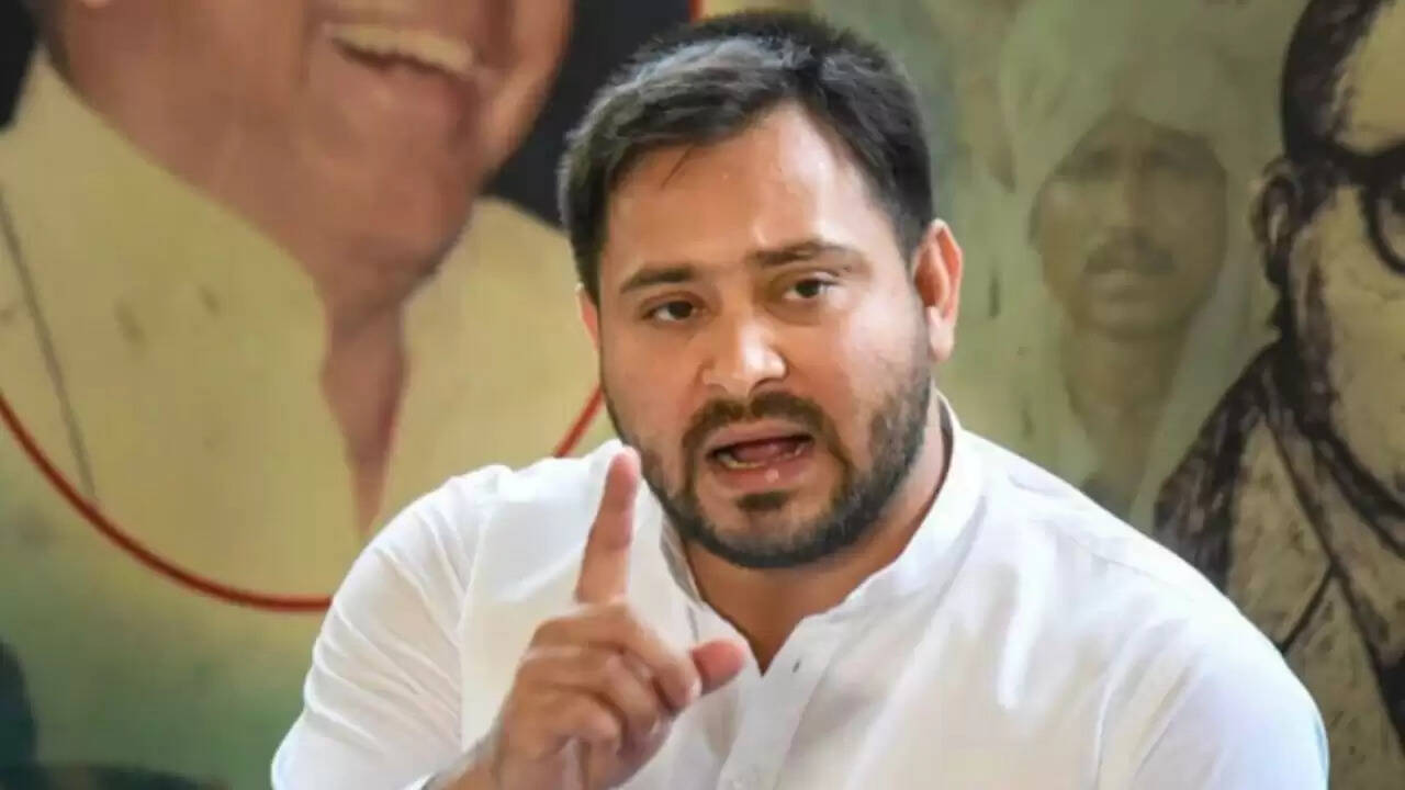 तेजस्वी यादव ने वोटर लिस्ट में नाम न होने पर उठाए सवाल