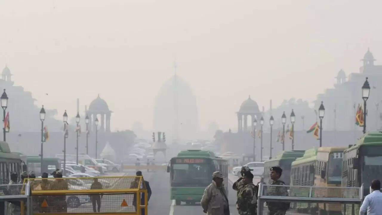 दिल्ली में वायु प्रदूषण के खिलाफ सख्त कदम: GRAP-4 नियम लागू