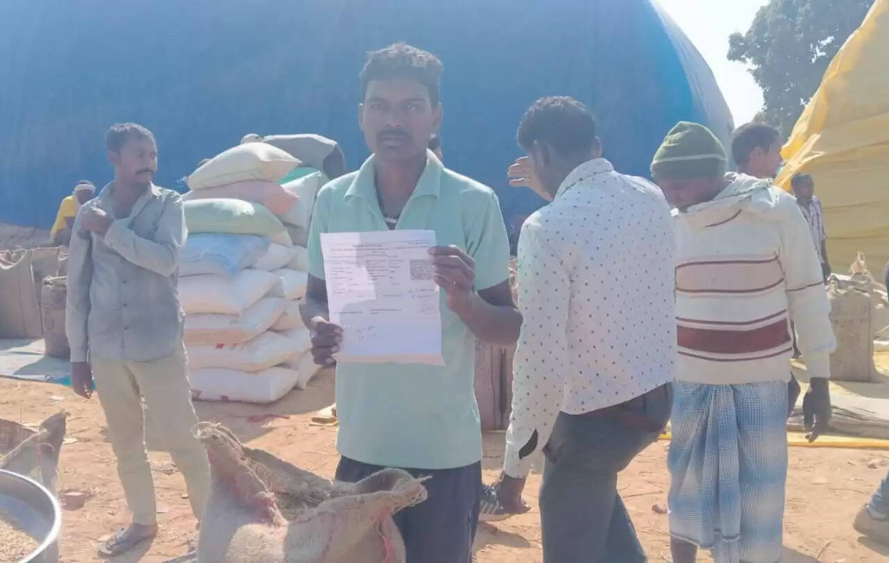 एमसीबी: बदली धान खरीद व्यवस्था से किसान रमाशंकर को मिला मेहनत का पूरा सम्मान