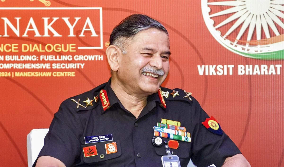 सेना प्रमुख ने यूक्रेन युद्ध को सीमाओं के संदर्भ में प्रयोगशाला बताया