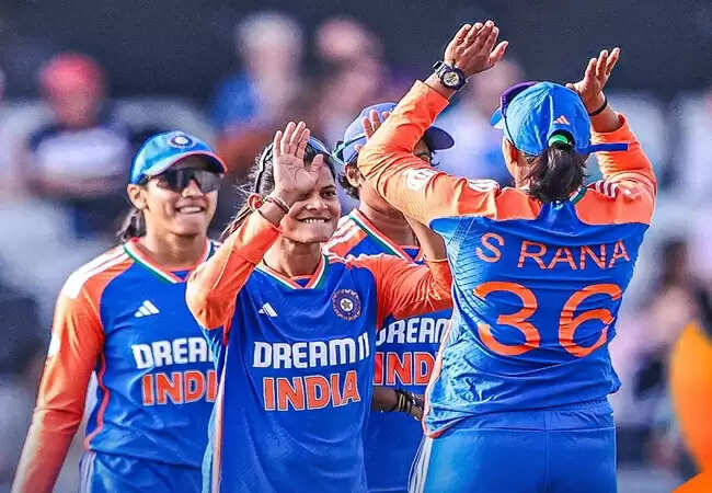 भारत की महिला क्रिकेट टीम ने इंग्लैंड में पहली बार टी20I सीरीज जीती
