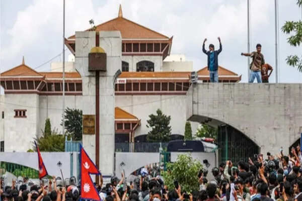 एयर इंडिया और इंडिगो ने नेपाल में बढ़ते तनाव के कारण उड़ानें रद्द कीं