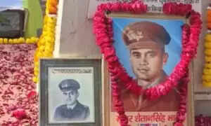 फरहान अख्तर और राशि खन्ना ने जोधपुर में मेजर शैतान सिंह को दी श्रद्धांजलि