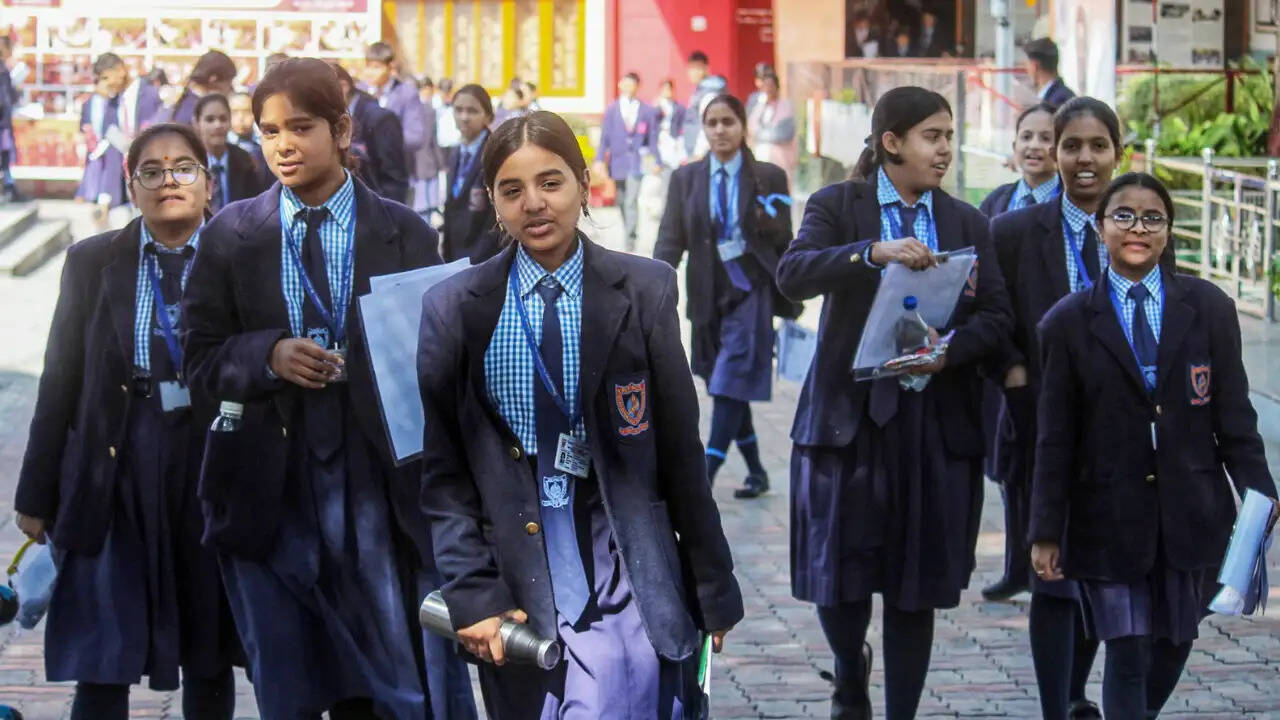 CBSE की परीक्षा: कक्षा 10 और 12 के लिए महत्वपूर्ण जानकारी