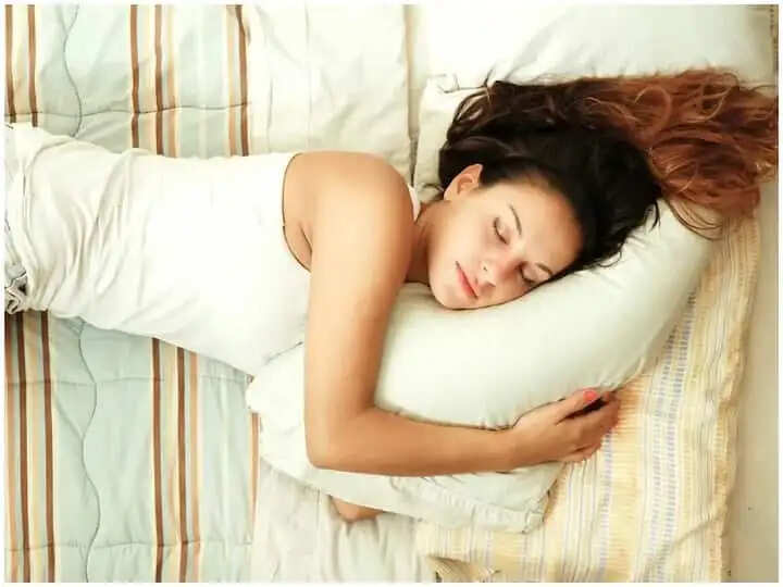 रात को सोने से पहले अपनाएं ये उपाय, वजन कम करना होगा आसान