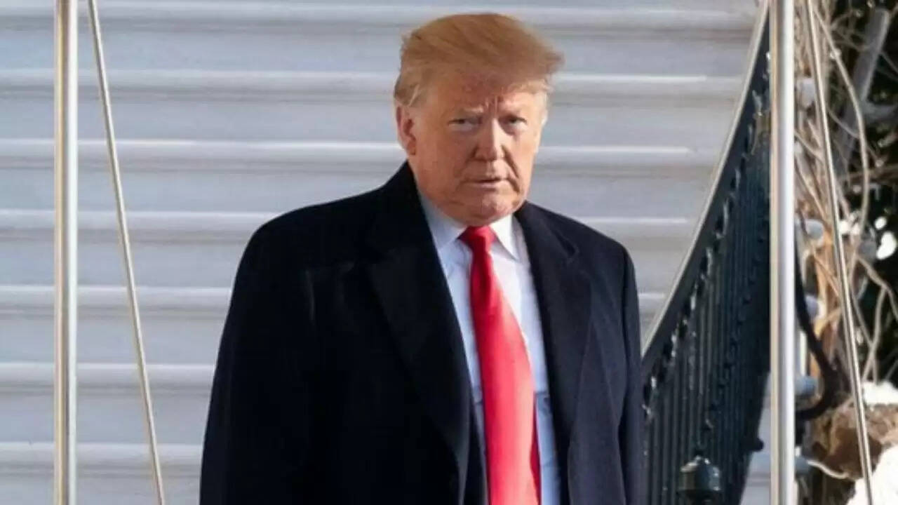 जेफरी एपस्टीन मामले में ट्रंप का कड़ा बयान, डेमोक्रेट्स पर लगाए गंभीर आरोप