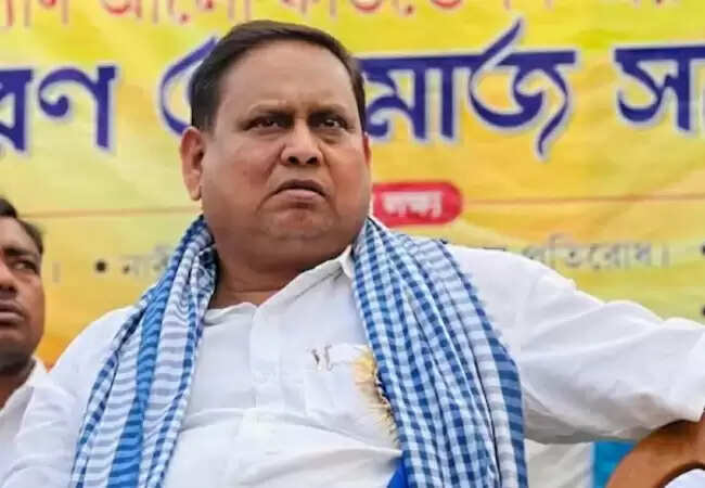 टीएमसी विधायक हुमायूं कबीर का निलंबन: बाबरी मस्जिद के निर्माण का विवाद