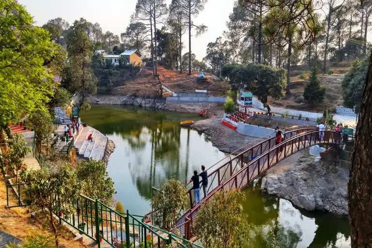भारत के शांत हिल स्टेशनों की यात्रा: गर्मियों में भीड़ से बचने के लिए बेहतरीन विकल्प