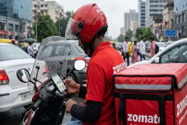 Zomato और Blinkit के CEO ने डिलीवरी पार्टनर्स की कमाई और सुरक्षा पर उठाए सवालों के जवाब दिए