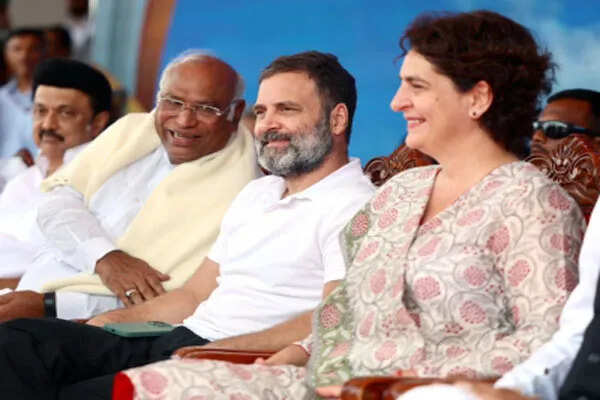 कांग्रेस नेताओं ने विजयादशमी पर दी शुभकामनाएं