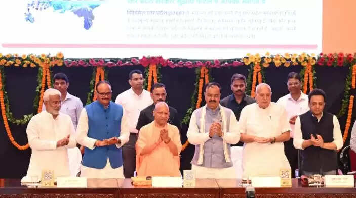 उत्तर प्रदेश की अर्थव्यवस्था में तेजी, मुख्यमंत्री योगी ने लॉन्च किया 'समर्थ उत्तर प्रदेश पोर्टल'