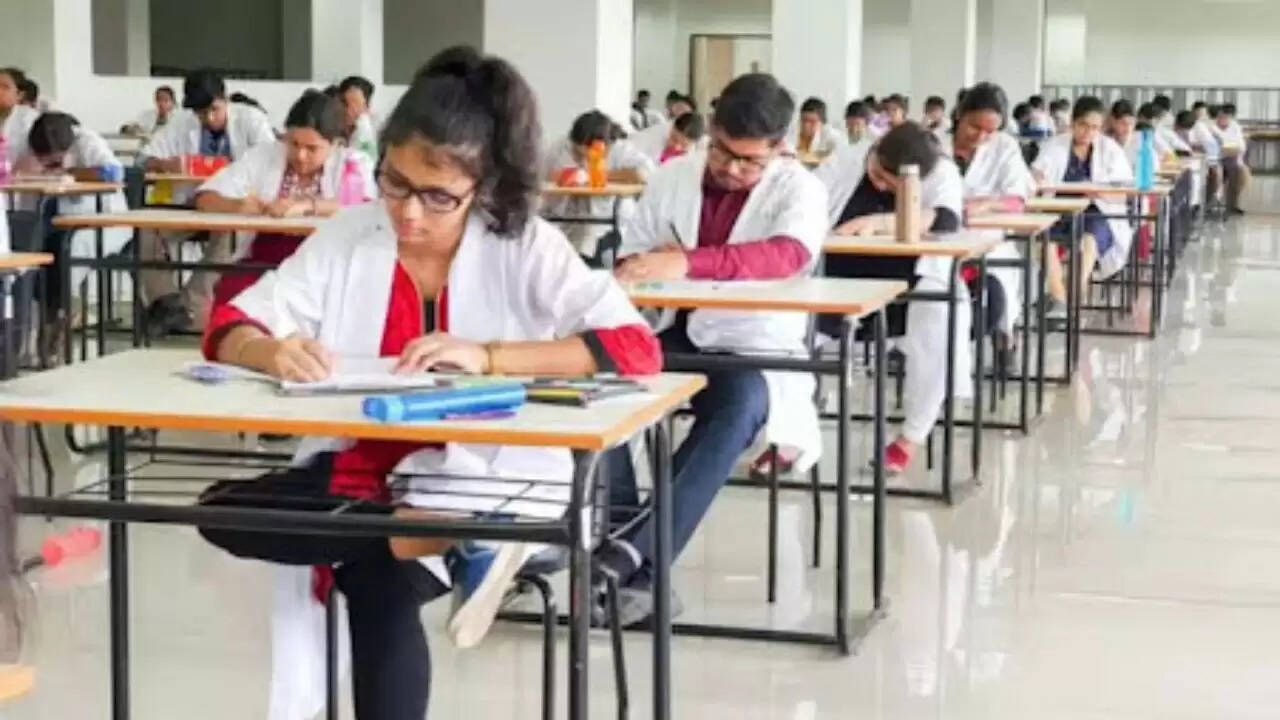NEET PG 2025 परीक्षा स्थगित: नई तारीखों की घोषणा जल्द