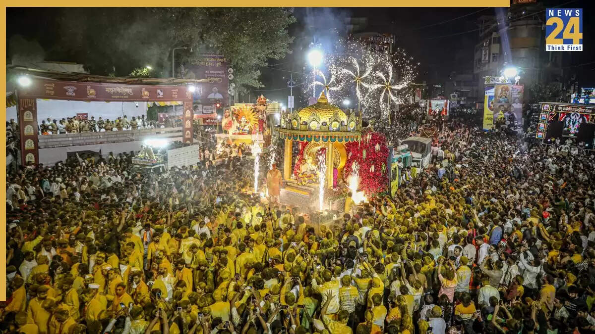 गणेश विसर्जन: मुंबई और पुणे में भक्ति का अद्भुत संगम