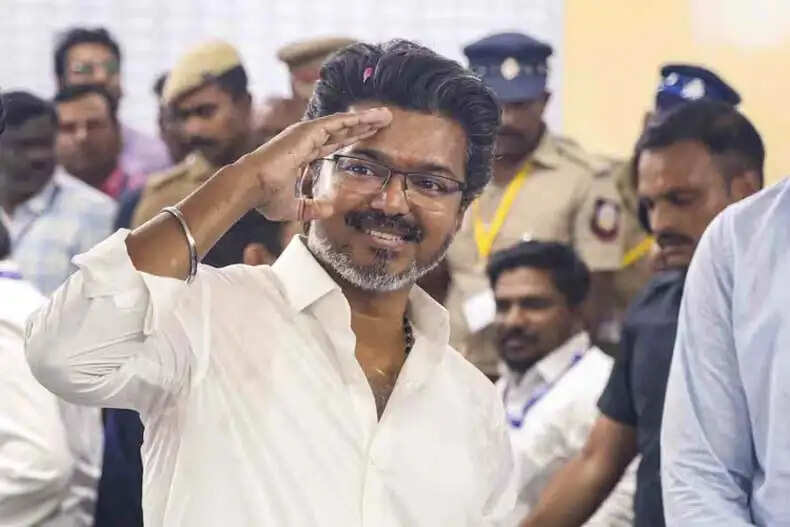 तमिलनाडु में टीवीके को मिला वामपंथी दलों का समर्थन, विजय की मुख्यमंत्री बनने की संभावना
