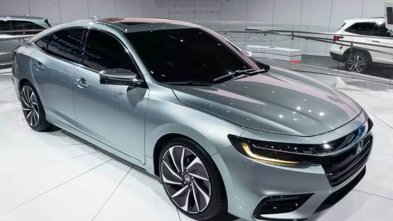 भारत में हाइब्रिड कारों की बढ़ती लोकप्रियता और उनके फायदे