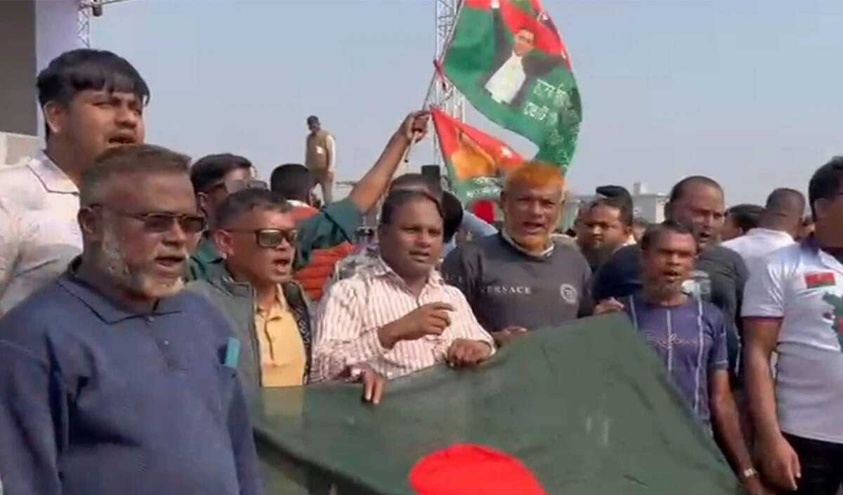 तारिक रहमान की बांग्लादेश में वापसी: चुनावों से पहले राजनीतिक हलचल