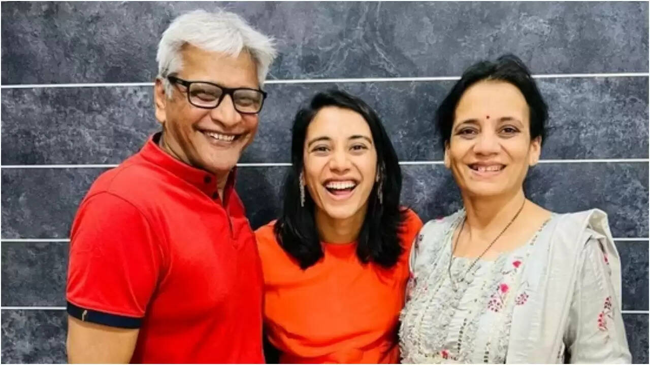 स्मृति मंधाना और पलाश मुच्छल की शादी में आई बाधा, पिता की सेहत में सुधार