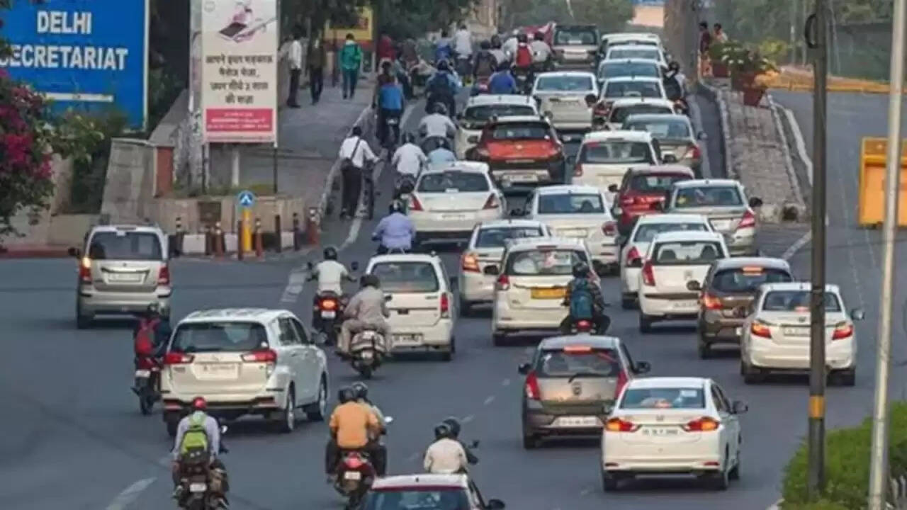 पुराने वाहनों के लिए बढ़ी फीस: क्या है परिवहन मंत्रालय का नया प्रस्ताव?