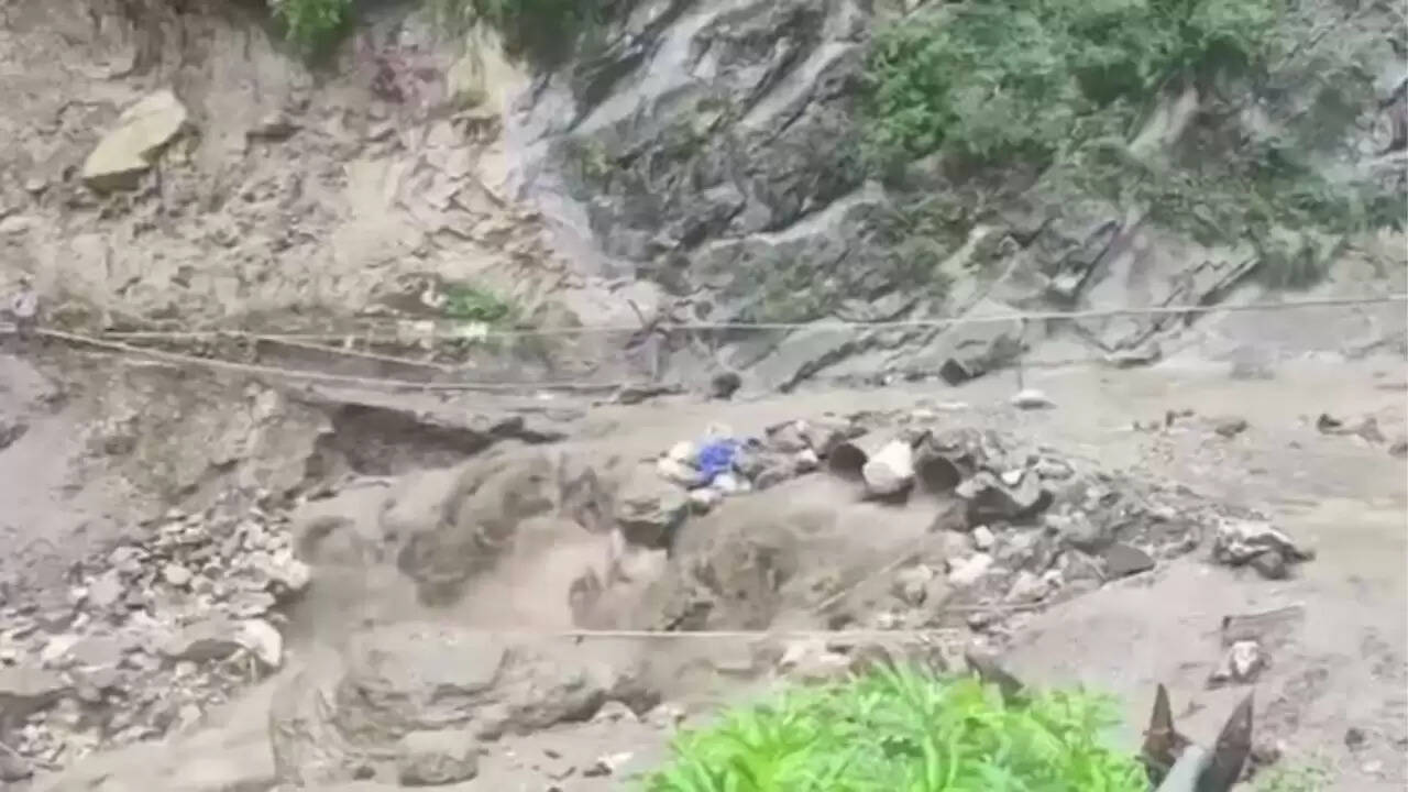 किश्तवाड़ में बादल फटने से 33 लोगों की मौत, पीएम मोदी और राष्ट्रपति मुर्मू ने जताया शोक