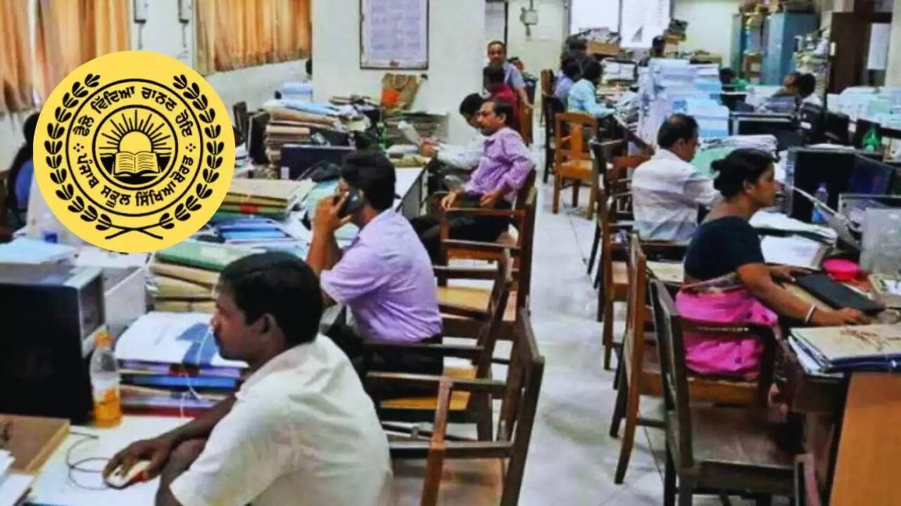 पंजाब शिक्षा बोर्ड ने 126 क्लर्कों को सीनियर असिस्टेंट के पद पर पदोन्नत किया