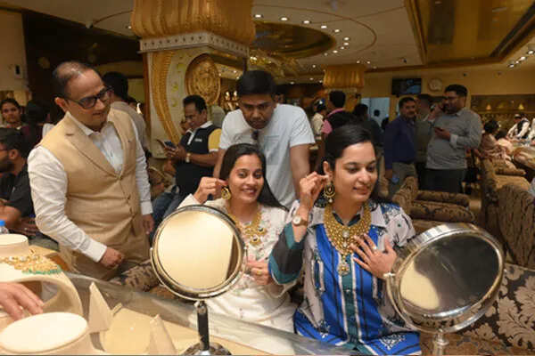 फेस्टिव सीजन में भारत की अर्थव्यवस्था में तेजी, रिकॉर्ड बिक्री का अनुभव